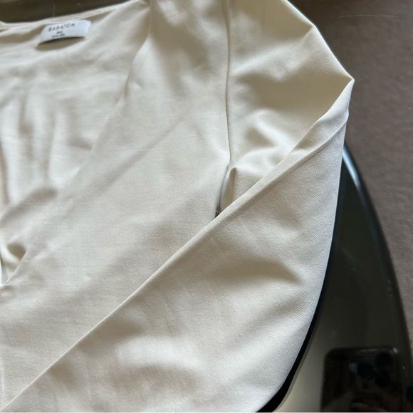 Aritzia Contour V-Neck Longsleeve - Picture 7 of 10